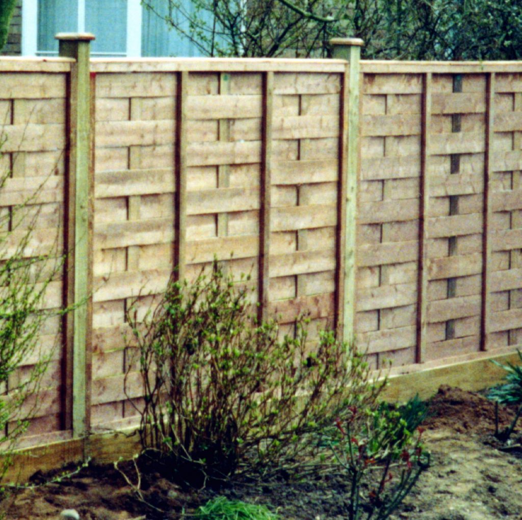 interwoven fence panels